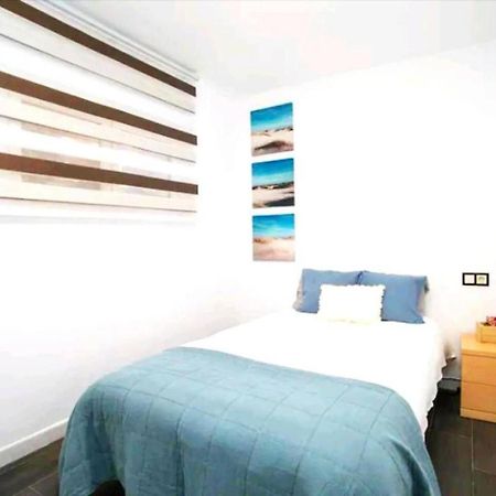 אליקאנטה Stylish & Fully Furnished 3 Bedrooms Flat -4 Min Walk To Beautiful Beach מראה חיצוני תמונה