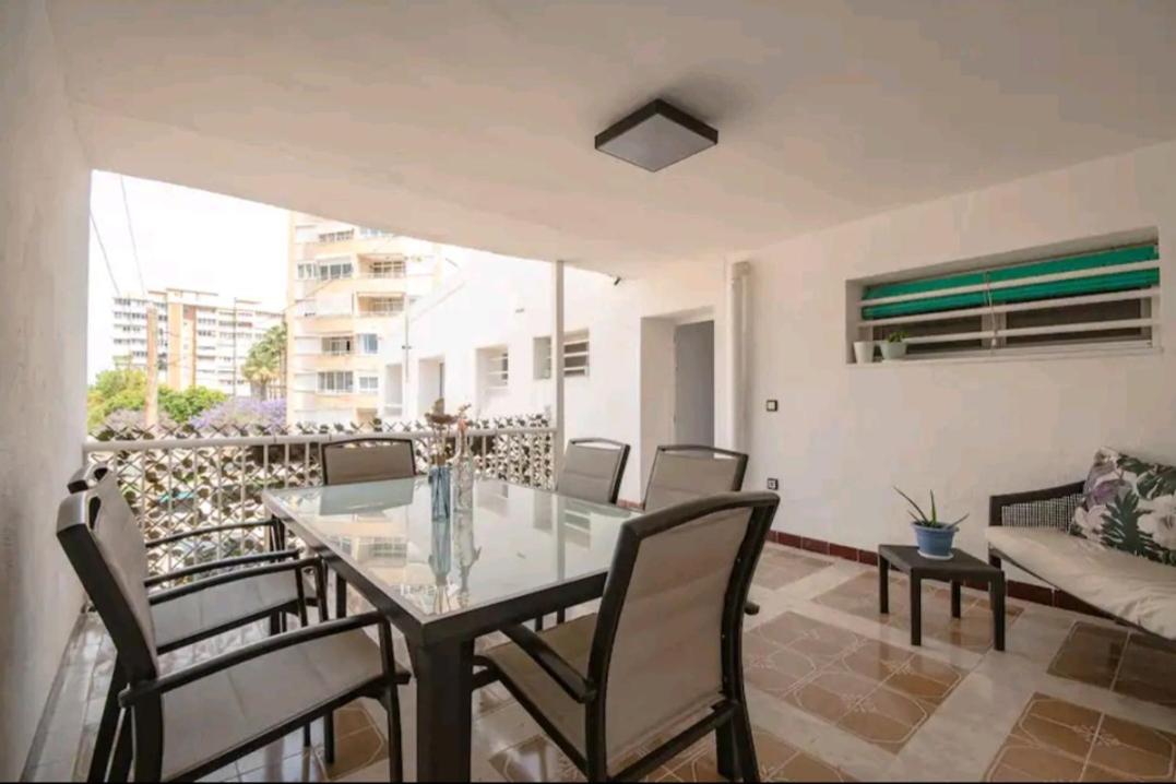 אליקאנטה Stylish & Fully Furnished 3 Bedrooms Flat -4 Min Walk To Beautiful Beach מראה חיצוני תמונה
