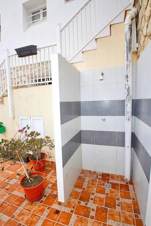 אליקאנטה Stylish & Fully Furnished 3 Bedrooms Flat -4 Min Walk To Beautiful Beach מראה חיצוני תמונה